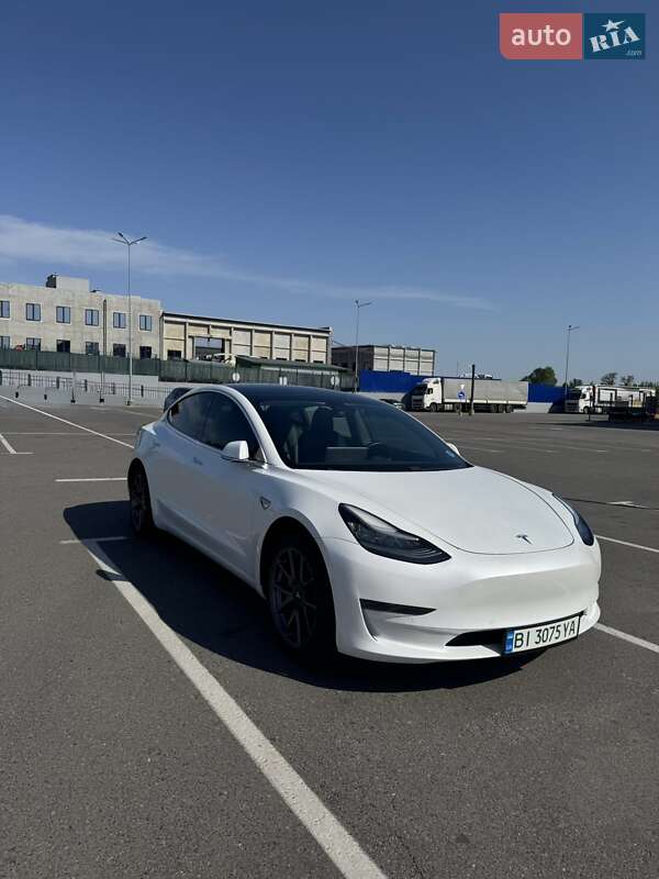Седан Tesla Model 3 2019 в Полтаве