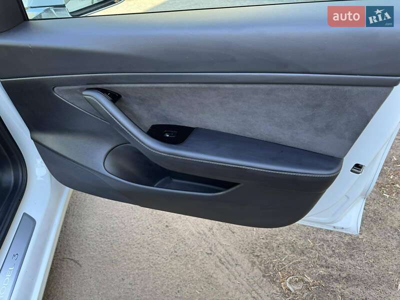 Седан Tesla Model 3 2019 в Полтаве