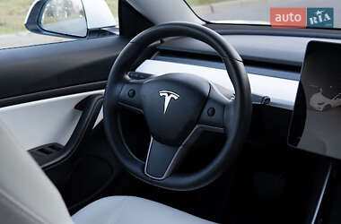 Седан Tesla Model 3 2019 в 