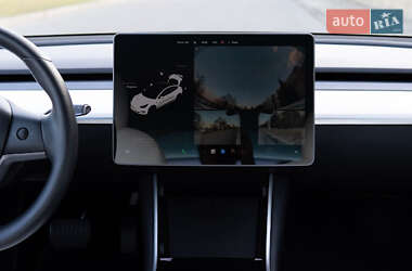 Седан Tesla Model 3 2019 в 