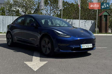 Седан Tesla Model 3 2021 в 