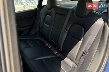 Седан Tesla Model 3 2021 в 