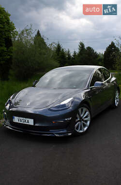 Седан Tesla Model 3 2018 в Ивано-Франковске