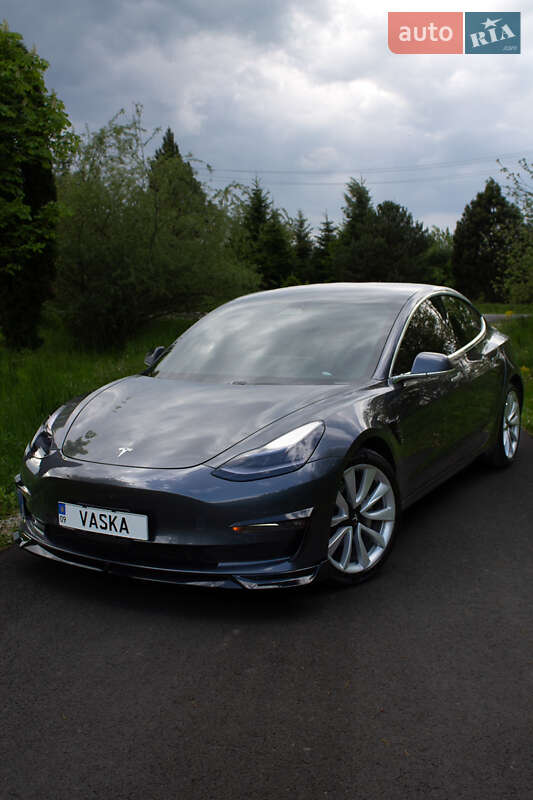 Седан Tesla Model 3 2018 в 