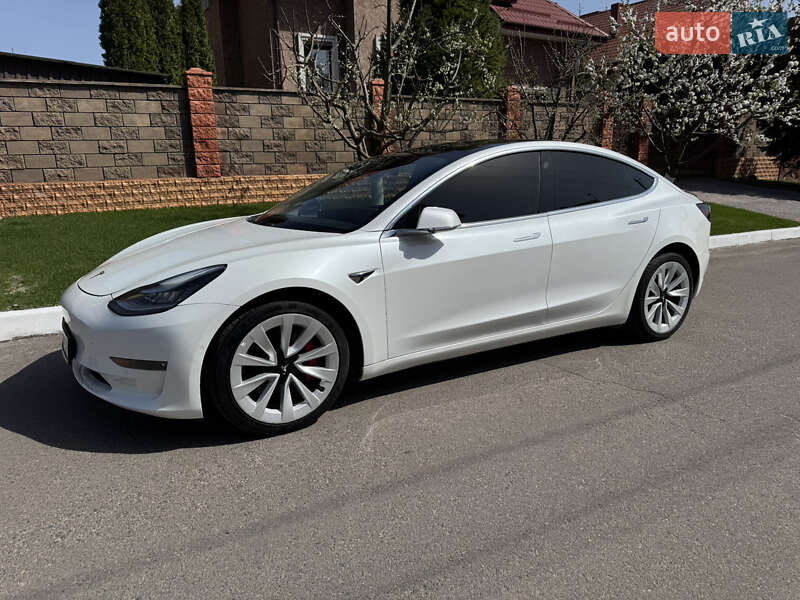 Tesla Model 3 2020