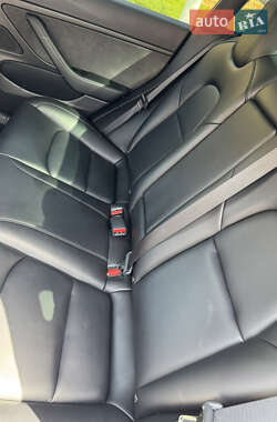 Седан Tesla Model 3 2020 в Ровно