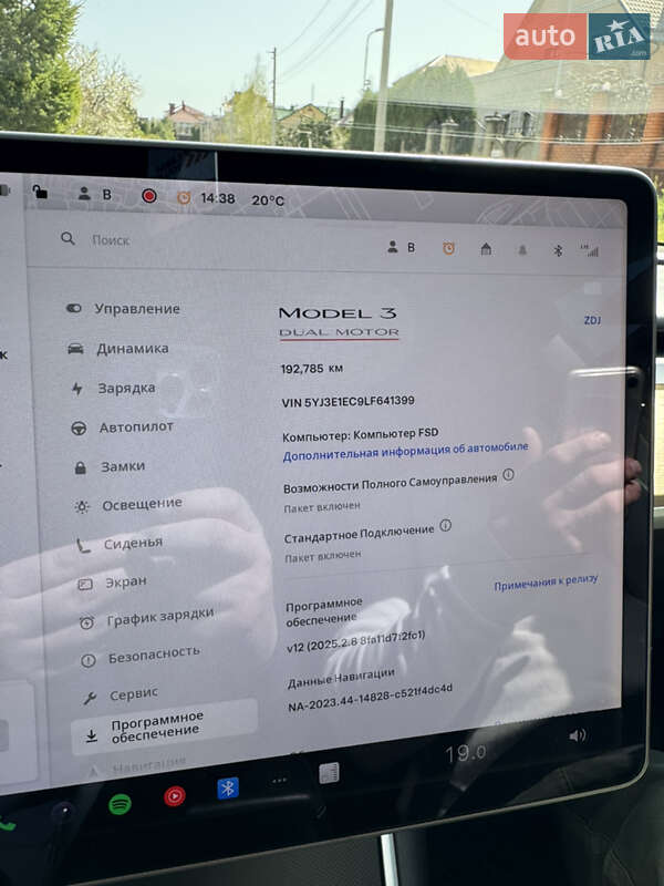 Седан Tesla Model 3 2020 в Ровно
