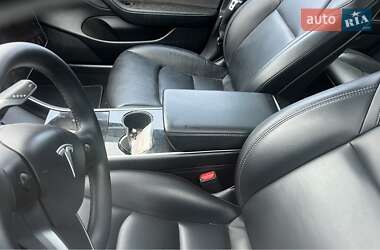 Седан Tesla Model 3 2020 в Киеве