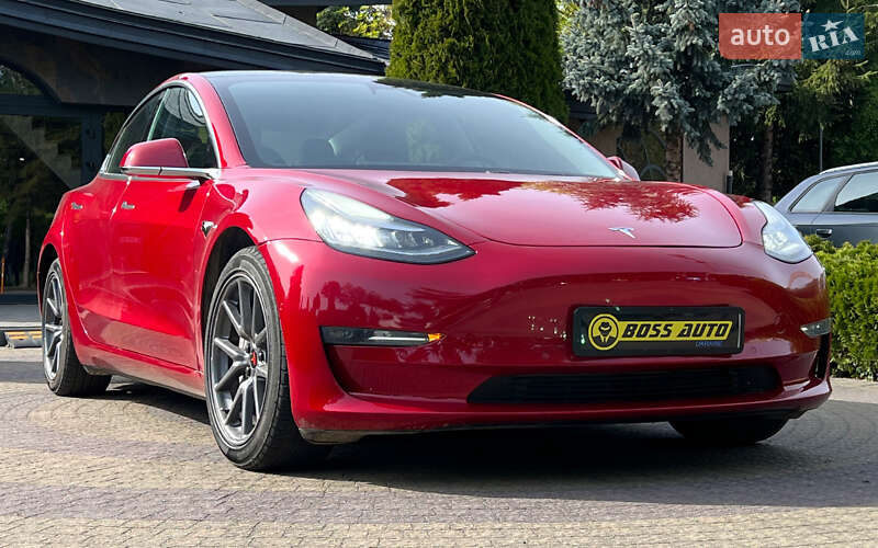Седан Tesla Model 3 2019 в 