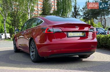 Седан Tesla Model 3 2019 в 