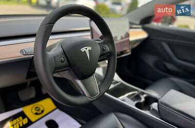 Седан Tesla Model 3 2019 в 