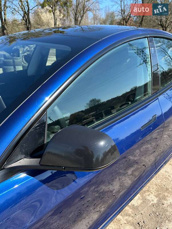 Седан Tesla Model 3 2022 в Львове