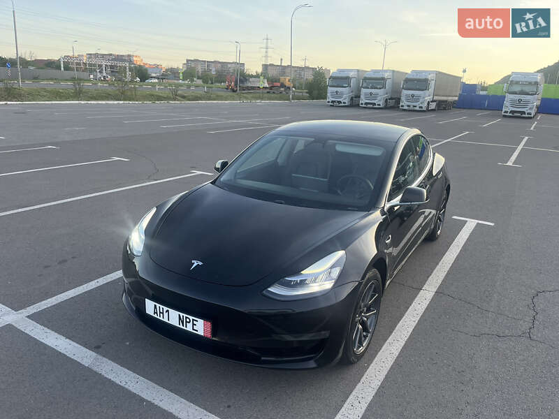 Седан Tesla Model 3 2019 в 