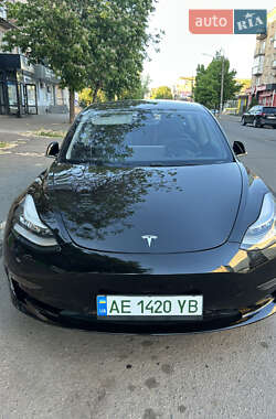 Седан Tesla Model 3 2020 в 