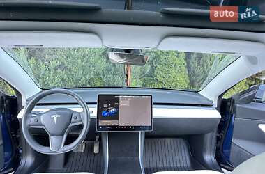 Седан Tesla Model 3 2020 в 