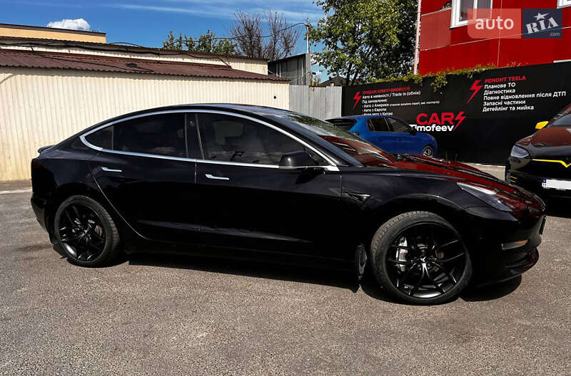 Седан Tesla Model 3 2018 в Киеве фото 5 Седан Tesla Model 3 2018 в Киеве