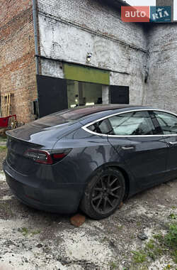 Седан Tesla Model 3 2019 в 