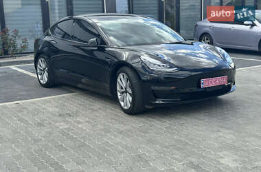 Седан Tesla Model 3 2020 в 