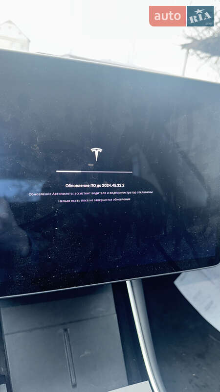 Седан Tesla Model 3 2020 в Ужгороде