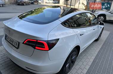 Седан Tesla Model 3 2023 в 