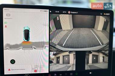 Седан Tesla Model 3 2023 в 