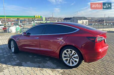 Седан Tesla Model 3 2017 в 