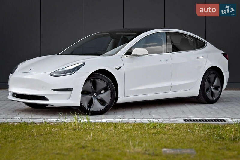 Седан Tesla Model 3 2019 в 