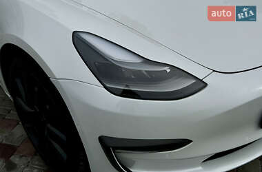 Седан Tesla Model 3 2021 в 