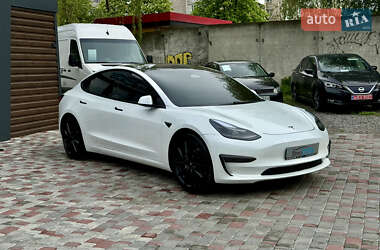 Седан Tesla Model 3 2021 в 