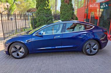 Седан Tesla Model 3 2019 в 
