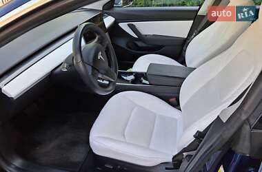 Седан Tesla Model 3 2019 в 