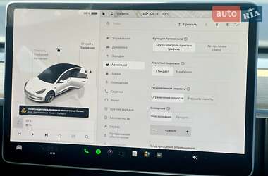 Седан Tesla Model 3 2022 в 