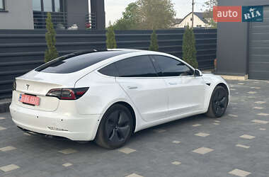 Седан Tesla Model 3 2020 в 