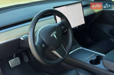 Седан Tesla Model 3 2021 в 