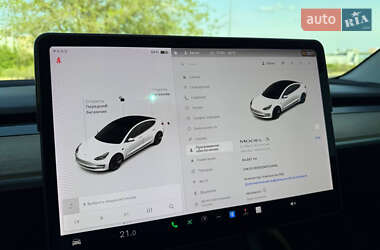 Седан Tesla Model 3 2021 в 