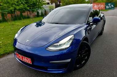 Седан Tesla Model 3 2020 в Виннице