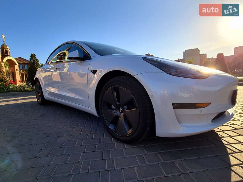 Седан Tesla Model 3 2021 в Одессе