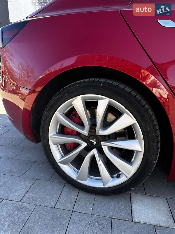 Седан Tesla Model 3 2018 в Ивано-Франковске