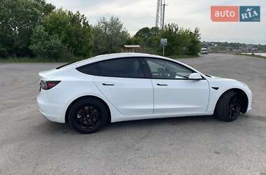 Седан Tesla Model 3 2021 в 