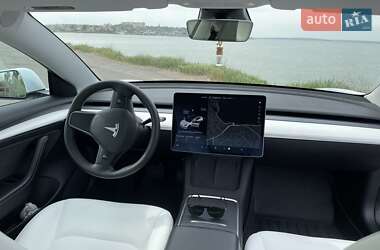 Седан Tesla Model 3 2021 в 