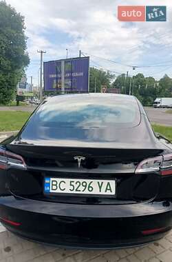 Седан Tesla Model 3 2019 в Львове