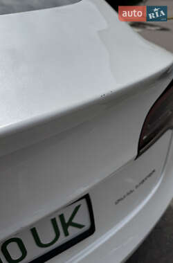 Седан Tesla Model 3 2021 в 