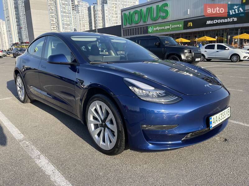 Tesla Model 3 2022