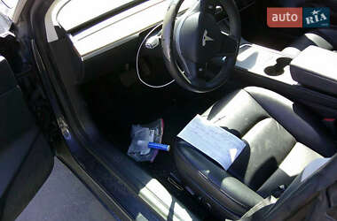 Седан Tesla Model 3 2021 в 