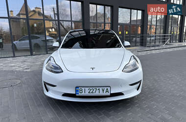 Седан Tesla Model 3 2021 в 