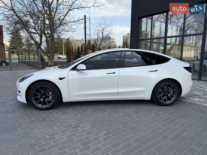Седан Tesla Model 3 2021 в Полтаве