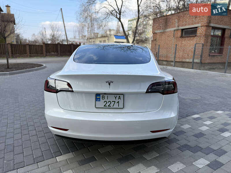 Седан Tesla Model 3 2021 в Полтаве