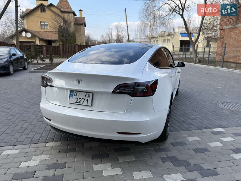 Седан Tesla Model 3 2021 в Полтаве