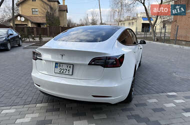 Седан Tesla Model 3 2021 в 