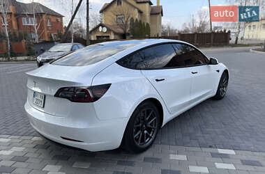 Седан Tesla Model 3 2021 в 